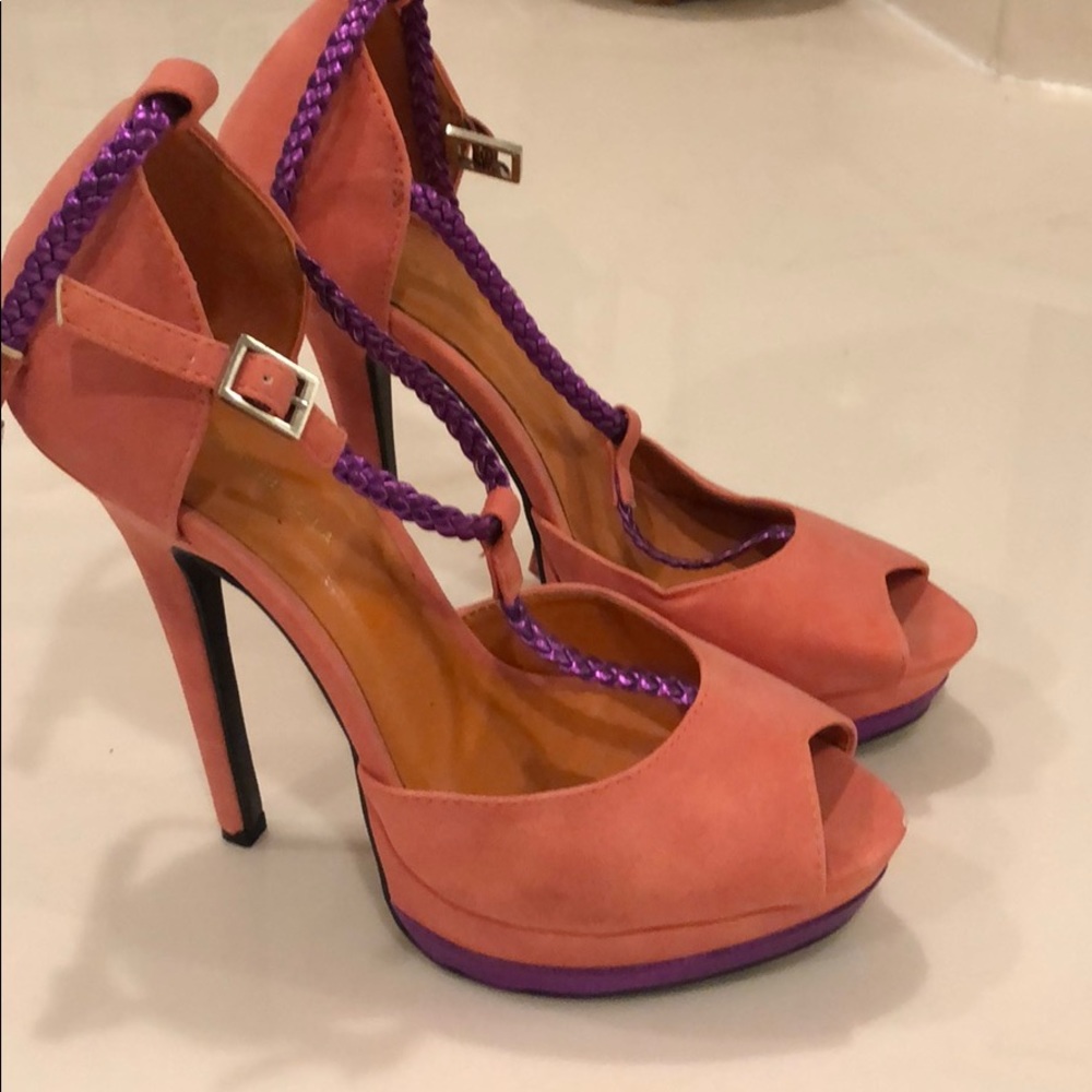 Peach heels by shoe republic LA (never worn!)